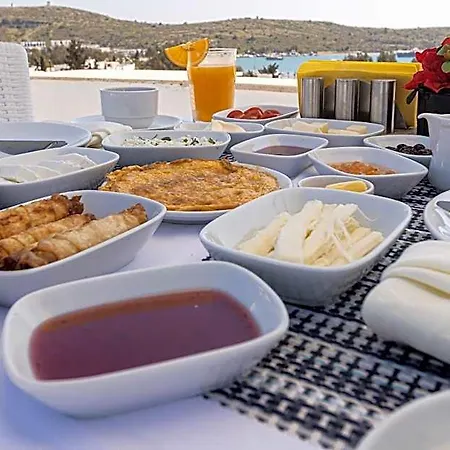 Hola Bodrum 3*